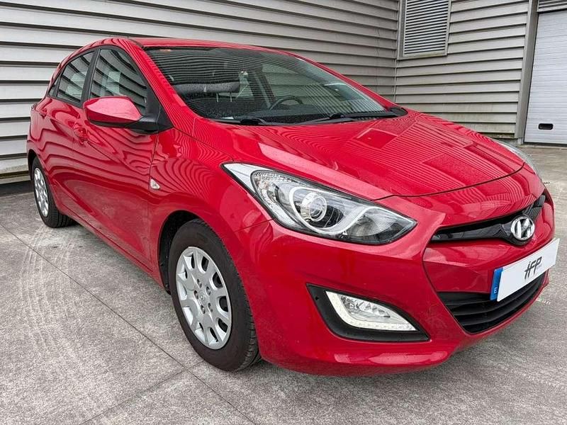 Usado Hyundai i30 101 CV (74 kW) 2013 Burdeos Utilitario