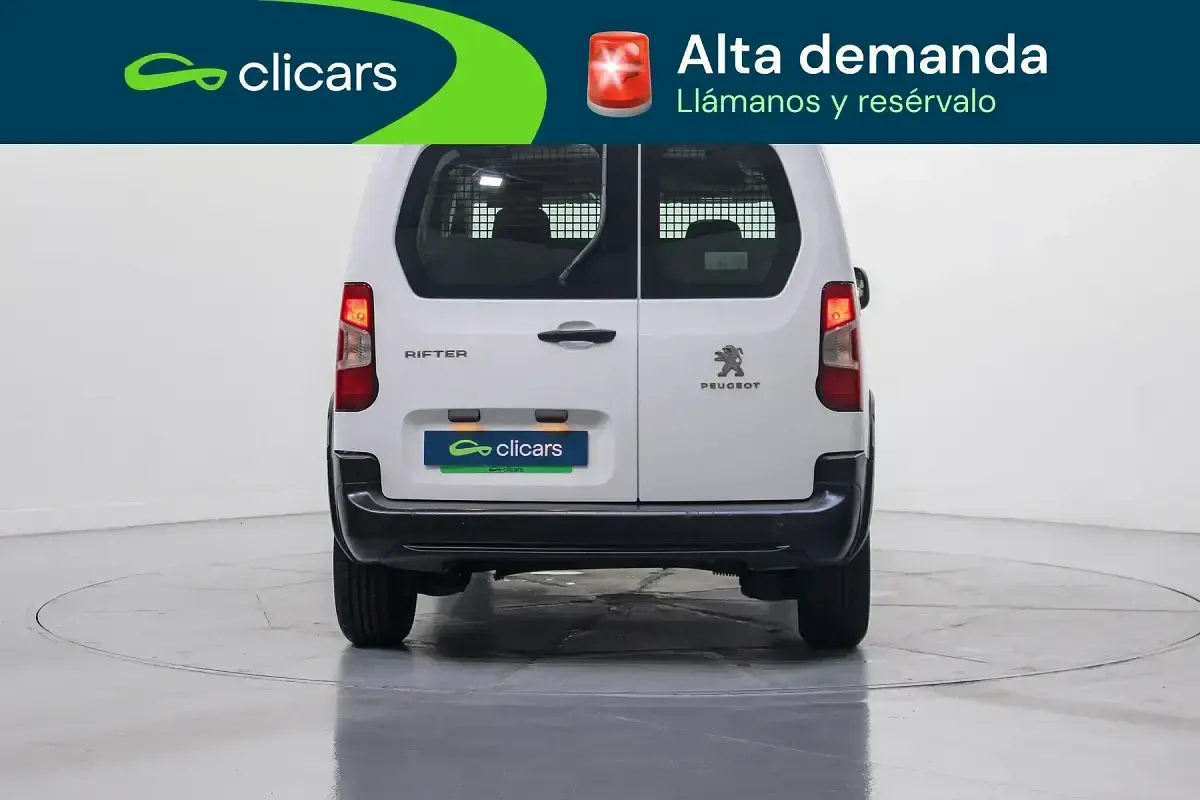 Usado Peugeot Rifter Active 130 CV (95 kW) 2021 Blanco Monovolumen