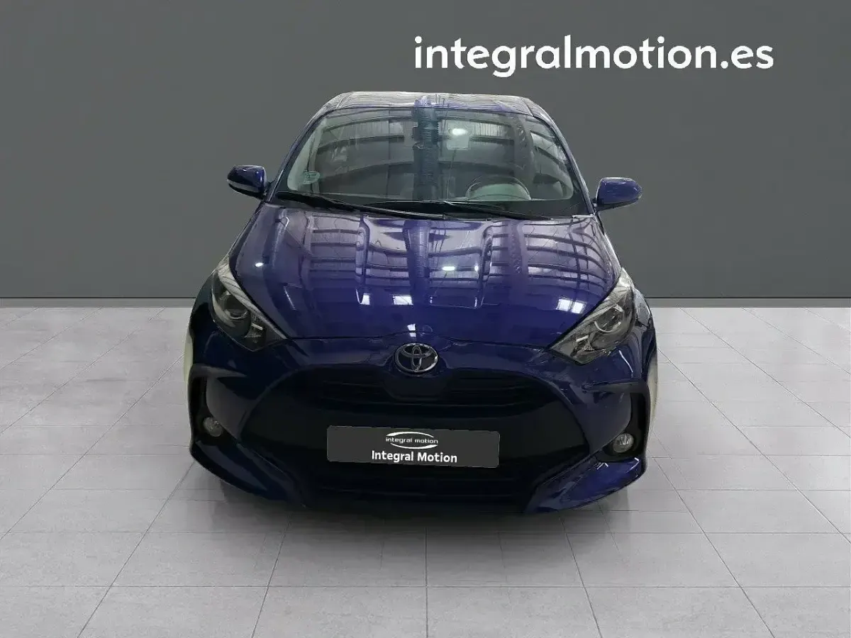 Usado Toyota Yaris Edition 125 CV (91 kW) 2024 Azul Berlina
