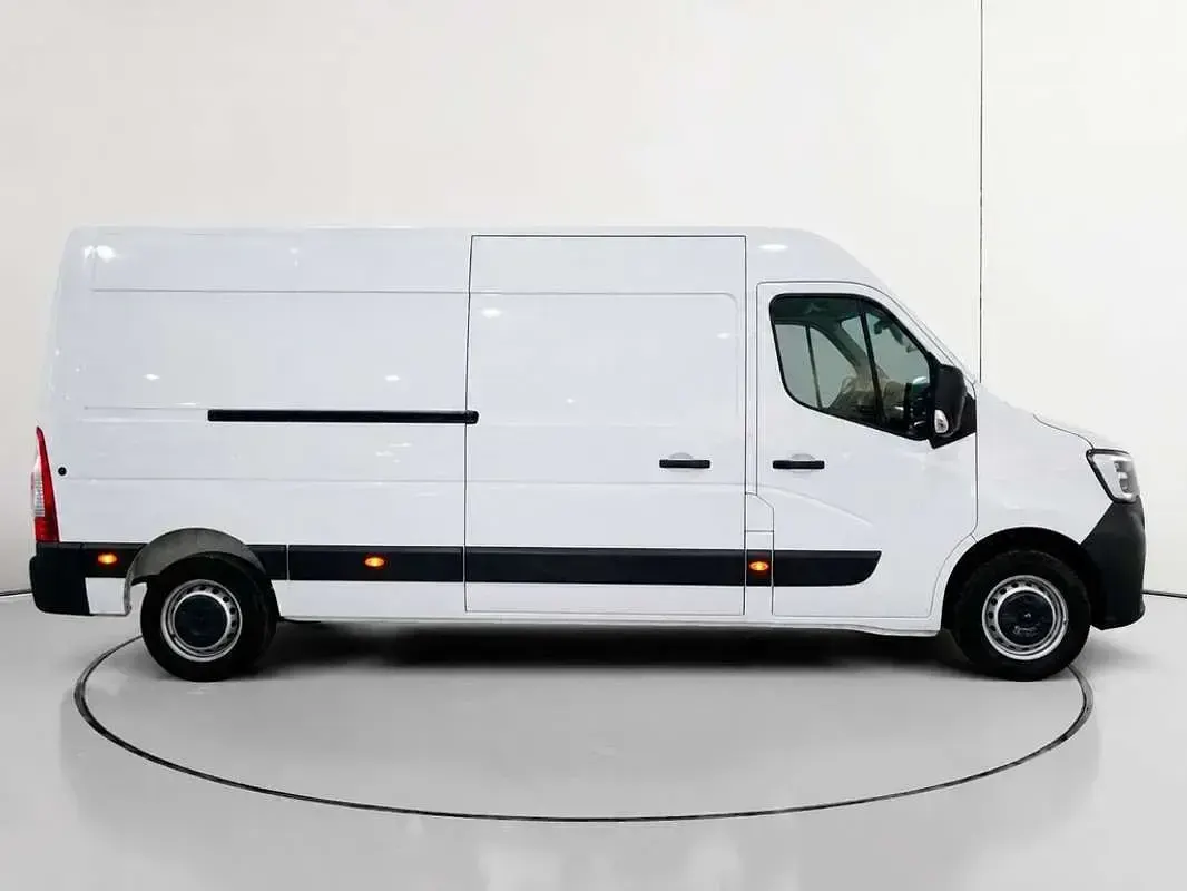 Usado Renault Master R.S. 131 CV (96 kW) 2022 Blanco Monovolumen