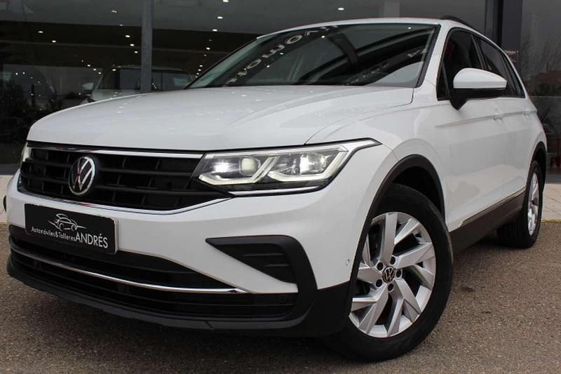 Usado VW Tiguan Life 150 CV (110 kW) 2021 Blanco SUV