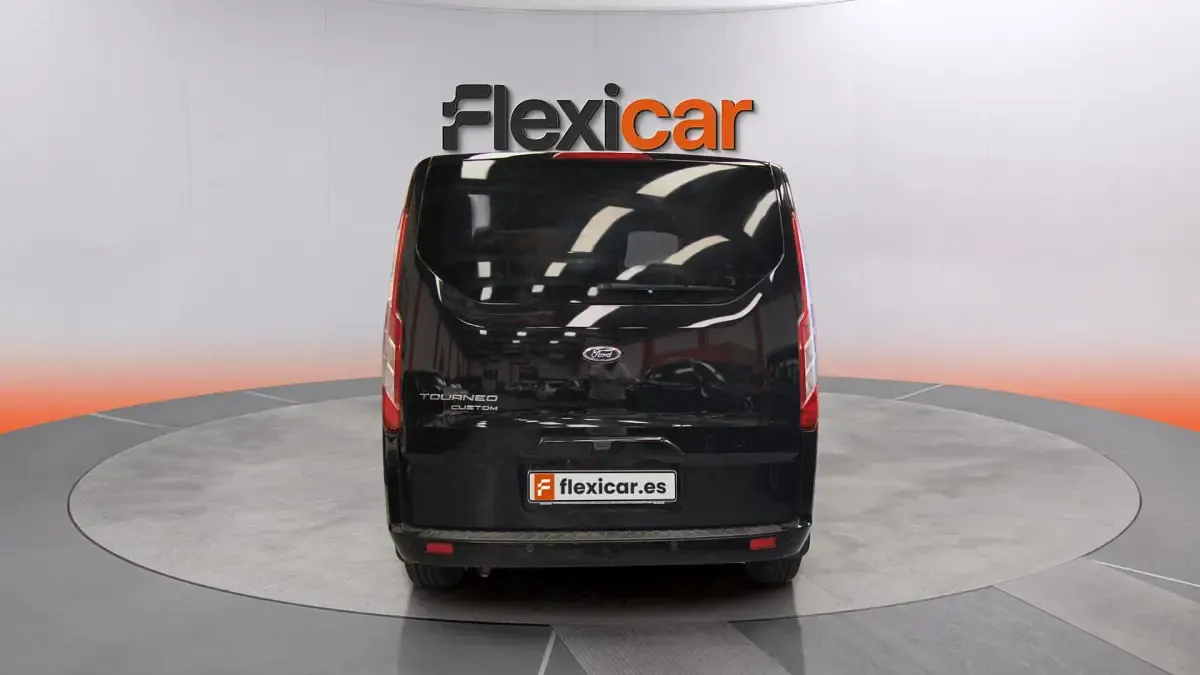 Usado Ford Tourneo Titanium 170 CV (125 kW) 2022 Negro Monovolumen