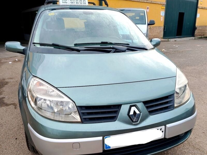 Usado Renault Grand Scénic II Expression 130 CV (95 kW) 2007 Verde Monovolumen