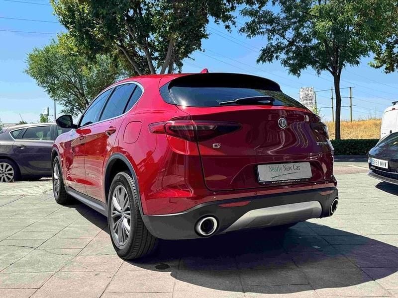 Usado Alfa Romeo Stelvio 180 CV (132 kW) 2017 Rojo SUV