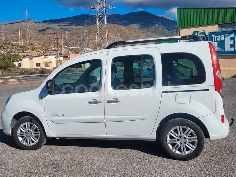 Usado Renault Kangoo Dynamique 110 CV (80 kW) 2014 Blanco Familiar