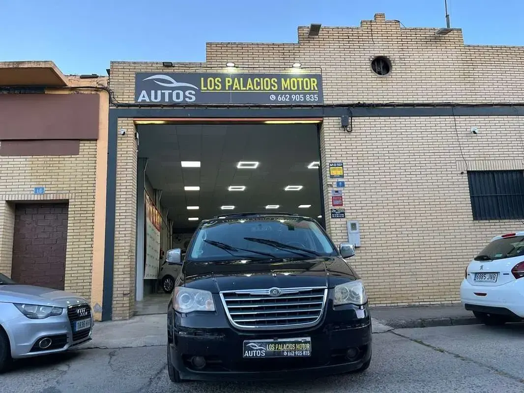 Usado Chrysler Voyager Limited 162 CV (119 kW) 2009 Negro Monovolumen