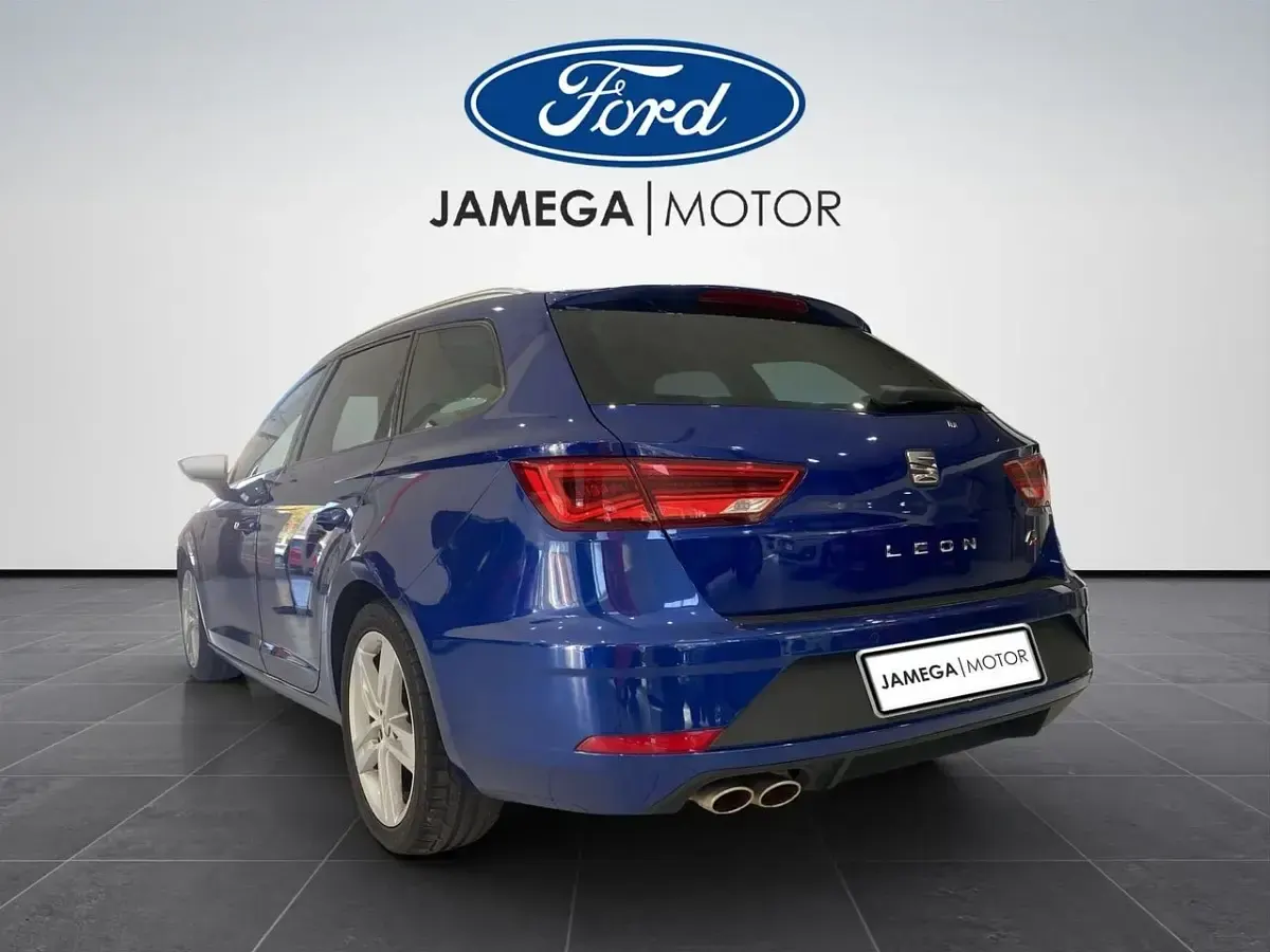 Usado Seat Leon ST FR 150 CV (110 kW) 2020 Azul Familiar