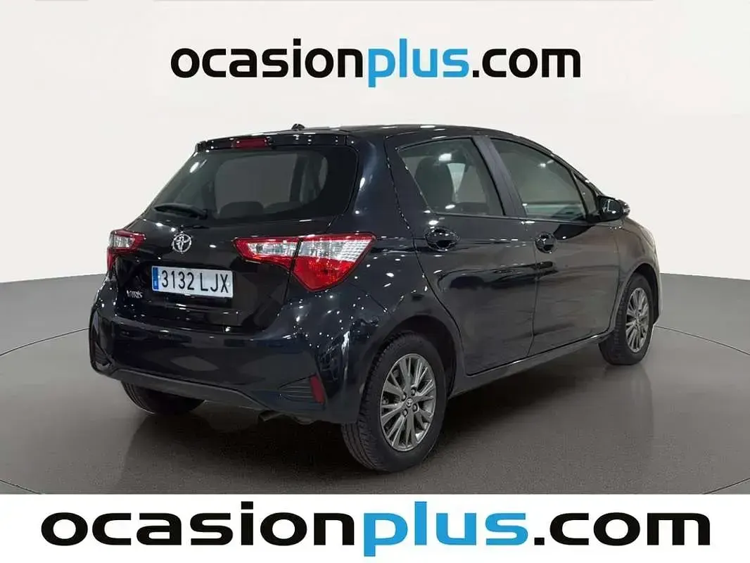 Usado Toyota Yaris Active 69 CV (50 kW) 2020 Negro Utilitario