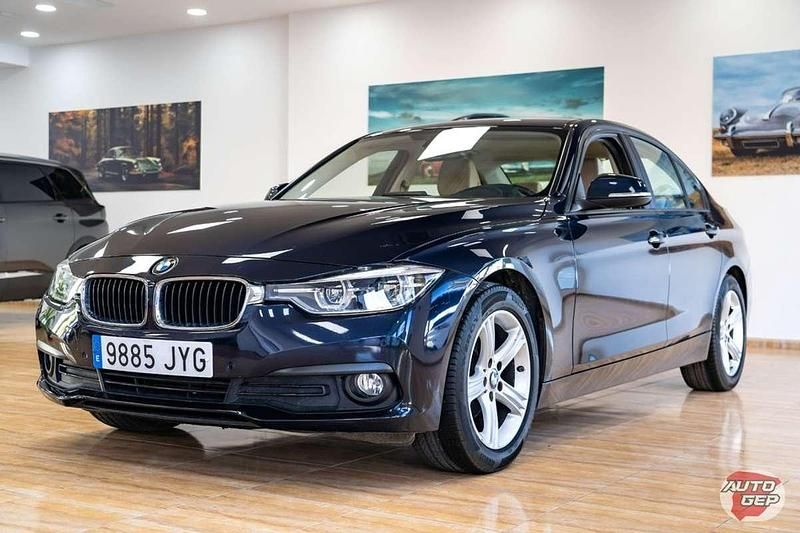 Usado BMW 318 Comfort Edition 150 CV (110 kW) 2017 Azul Berlina