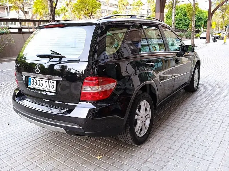 Usado Mercedes ML350 272 CV (200 kW) 2006 Negro SUV