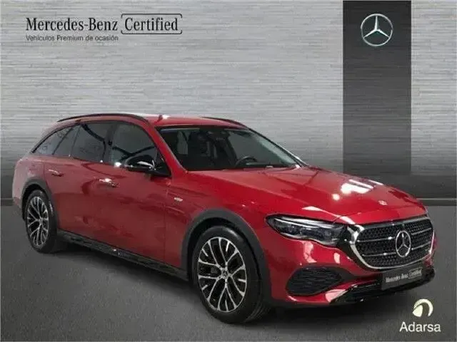 Usado Mercedes E300 313 CV (230 kW) 2024 Manufaktur rojo patagonia Familiar