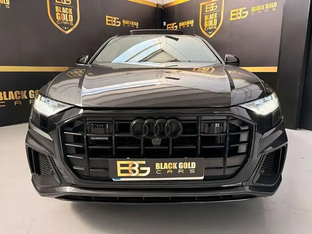 Usado Audi Q8 Competition 286 CV (210 kW) 2022 Gris SUV
