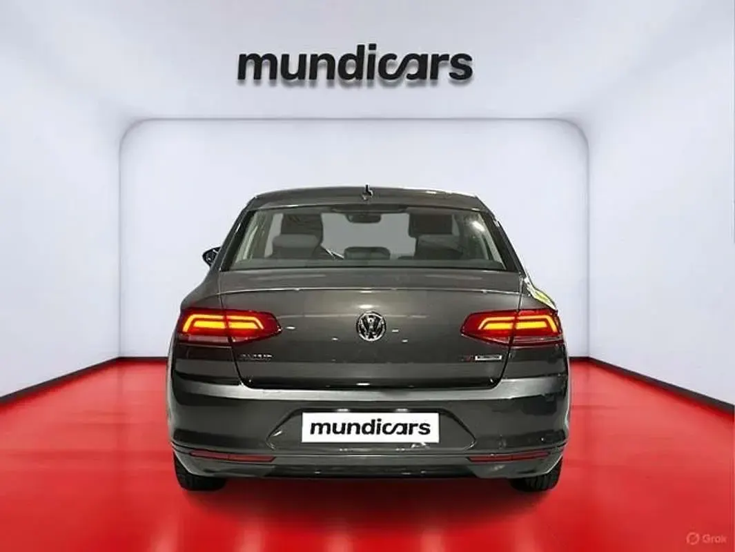 Usado VW Passat 150 CV (110 kW) 2017 Gris Familiar