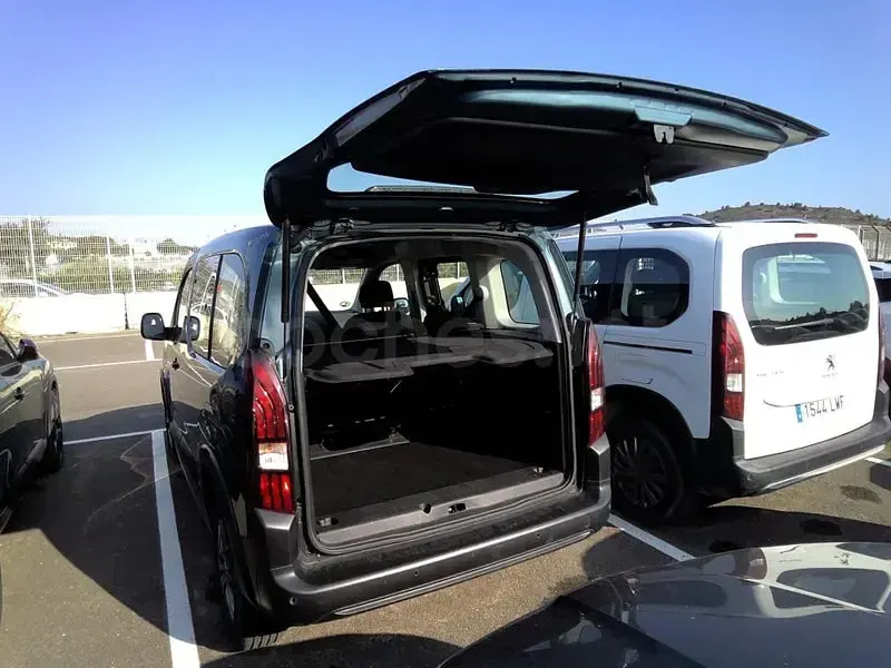 Usado Peugeot Rifter Allure 100 CV (73 kW) 2025 Azul Monovolumen