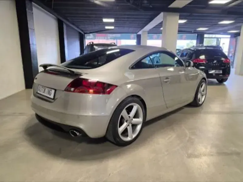 Usado Audi TT 211 CV (155 kW) 2010 Gris / plata Coupe