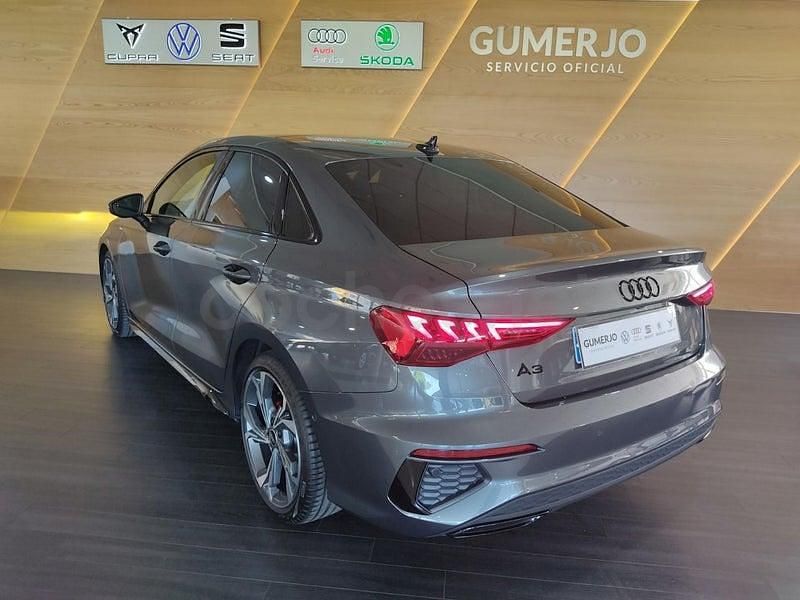 Usado Audi A3 150 CV (110 kW) 2022 Gris / plata Berlina