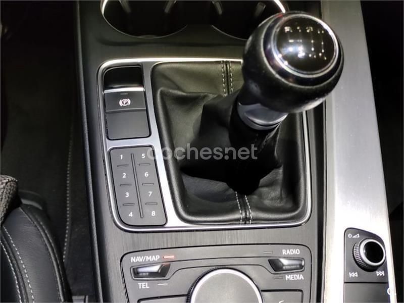 Usado Audi A4 S-Line 150 CV (110 kW) 2019 Gris / plata Familiar