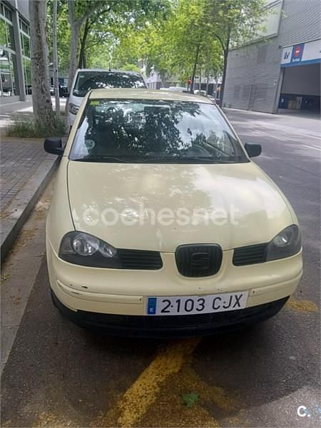 Usado Seat Arosa Stella 60 CV (44 kW) 2003 Amarillo Utilitario