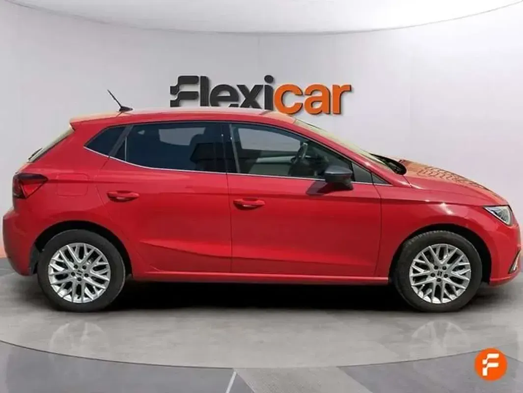 Usado Seat Ibiza 116 CV (85 kW) 2024 Rojo Utilitario