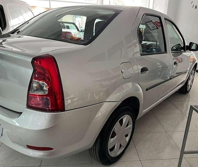 Usado Dacia Logan Ambiance 75 CV (55 kW) 2010 Gris Berlina