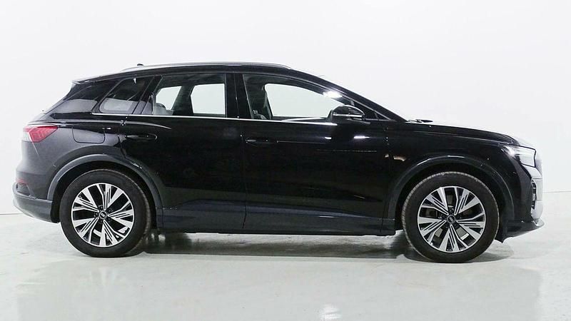 Usado Audi Q4 e-tron S-Line 150 kW (204 CV) 2021 Negro SUV