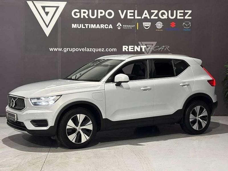 Usado Volvo XC40 Inscription 211 CV (155 kW) 2021 Plateado SUV