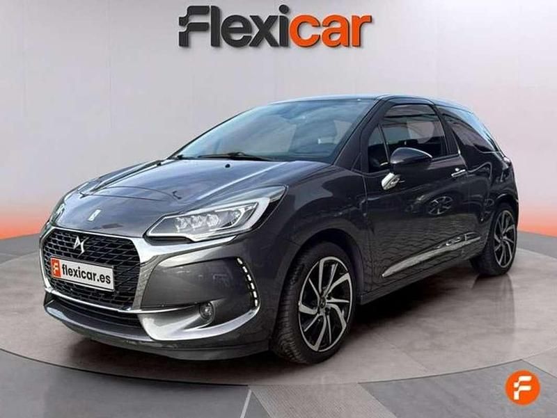 Usado DS Automobiles DS3 Crossback Style 110 CV (80 kW) 2018 Gris SUV