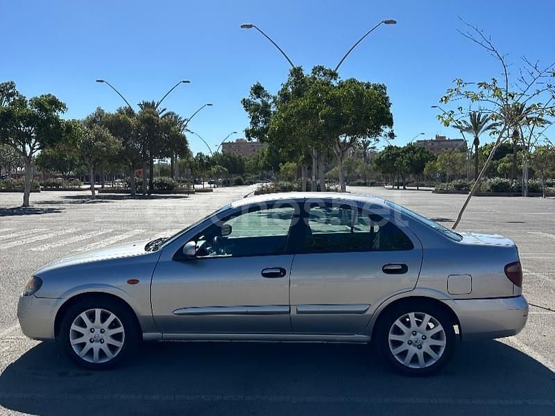 Usado Nissan Almera 112 CV (82 kW) 2005 Gris / plata Berlina