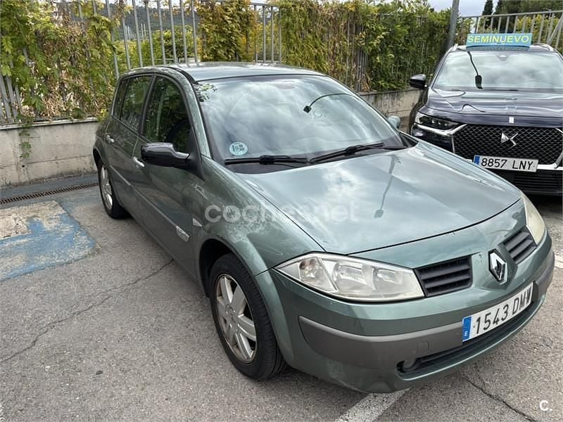 Verde Usado 2005 Renault Mégane II Dynamique Berlina | 2500 € (Buen precio) - Imagen 1/4