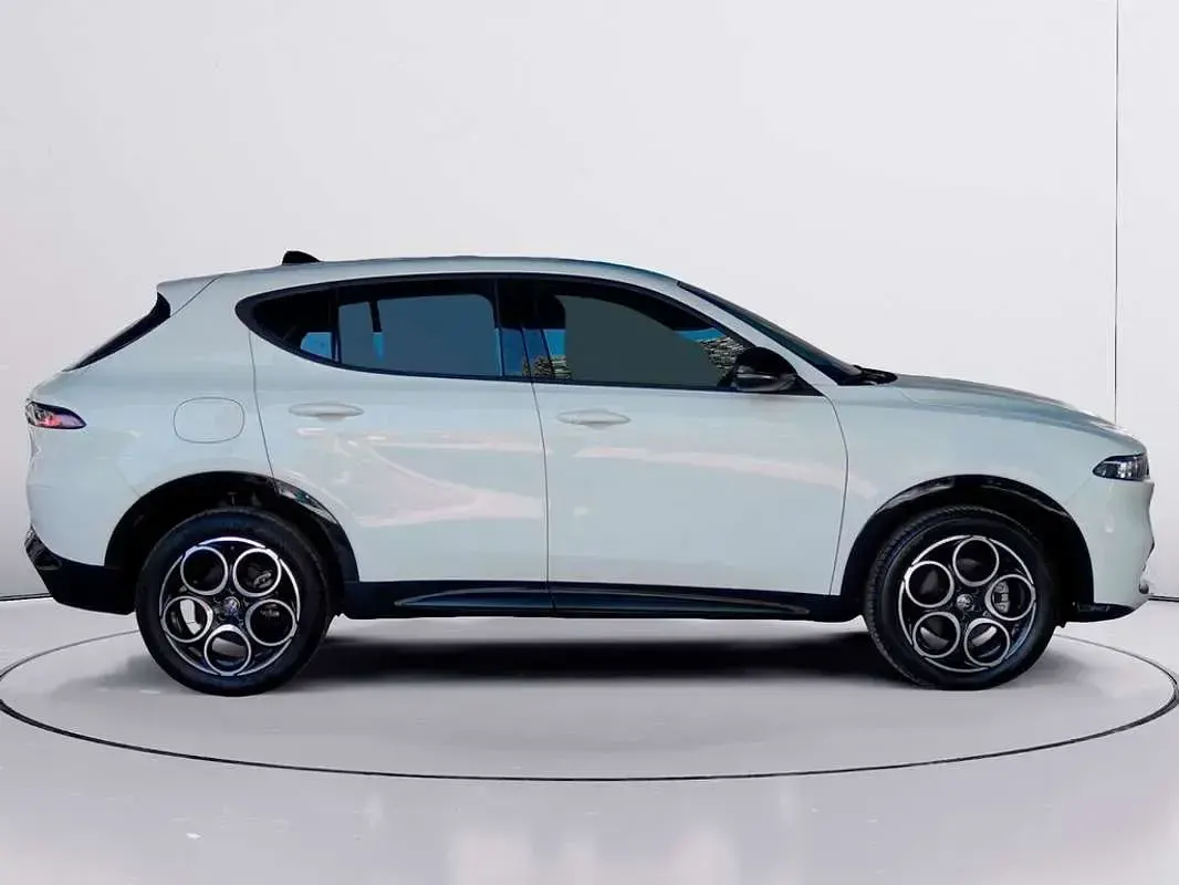 Usado Alfa Romeo Tonale Sprint 131 CV (96 kW) 2024 Blanco SUV