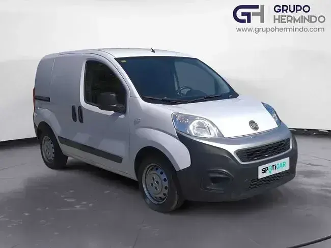 Używany Fiat Fiorino 80 KM (58 kW) 2020 Biały Minivan
