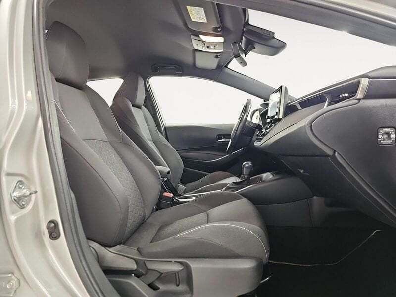 Usado Toyota Corolla Active 122 CV (89 kW) 2021 Plata