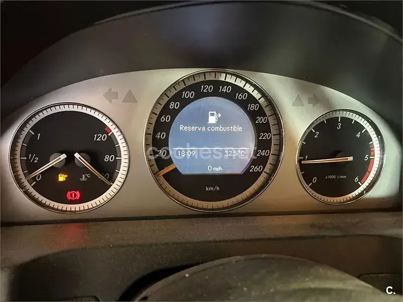 Usado Mercedes C220 170 CV (125 kW) 2008 Rojo Berlina