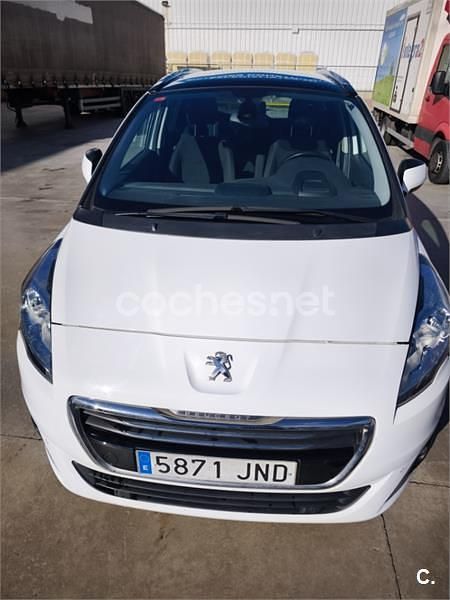 Usado Peugeot 5008 Style 130 CV (95 kW) 2016 Blanco Monovolumen
