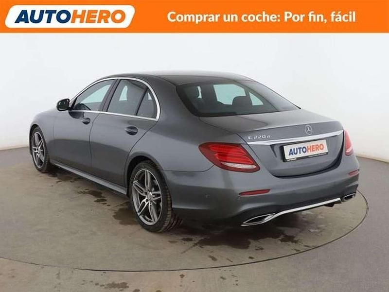 Usado Mercedes E220 AMG line 196 CV (144 kW) 2016 Gris Berlina