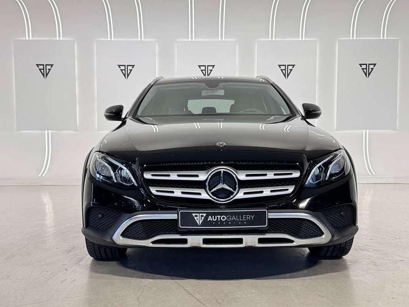 Usado Mercedes E400 340 CV (250 kW) 2019 Negro Familiar
