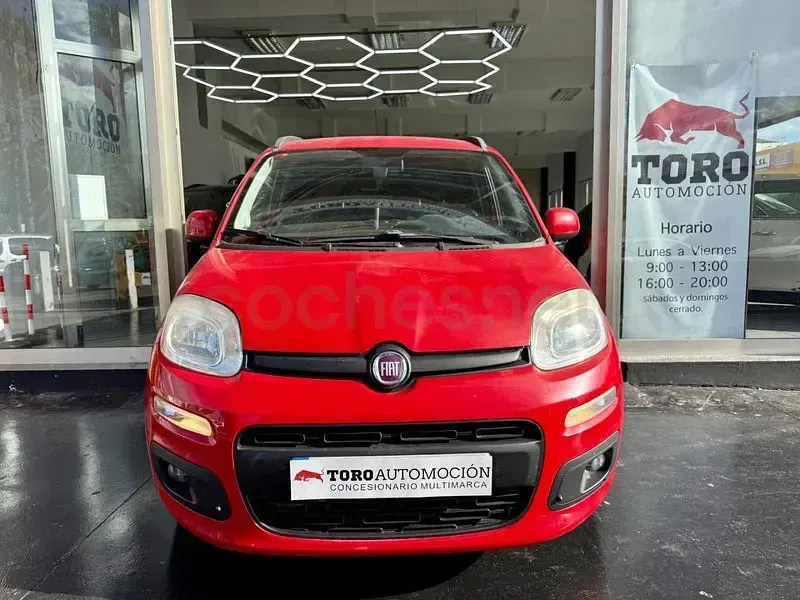 Usado Fiat Panda Lounge 69 CV (50 kW) 2018 Rojo Utilitario
