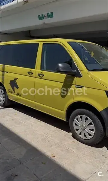 Usado VW Caravelle 102 CV (75 kW) 2018 Amarillo Van