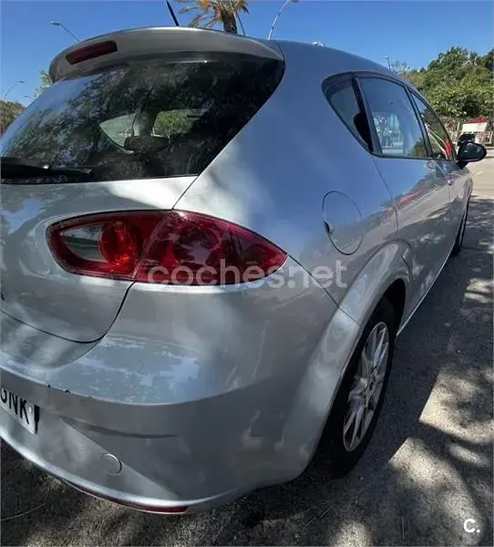Usado Seat Leon Ecomotive 105 CV (77 kW) 2009 Gris / plata Utilitario