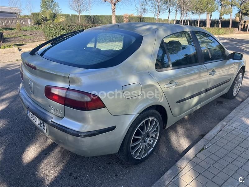Beige Usado 2002 Renault Laguna II Dynamique Berlina | 1800 € (Precio justo) - Imagen 1/4