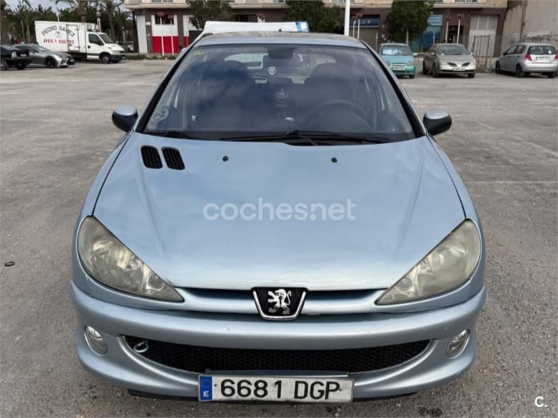 Usado Peugeot 206 110 CV (80 kW) 2005 Gris / plata Berlina
