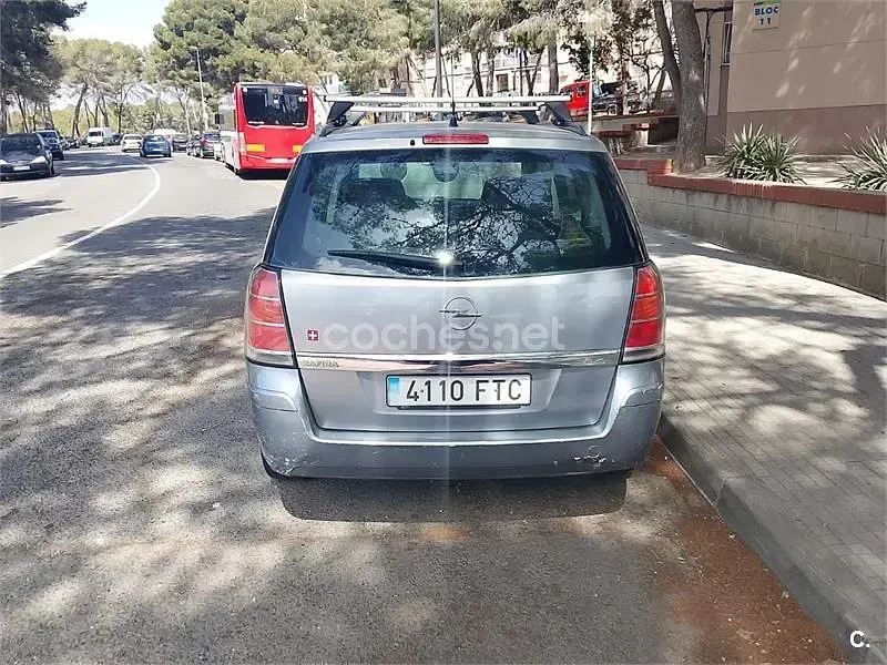 Usado Opel Zafira Enjoy 105 CV (77 kW) 2007 Gris / plata Monovolumen