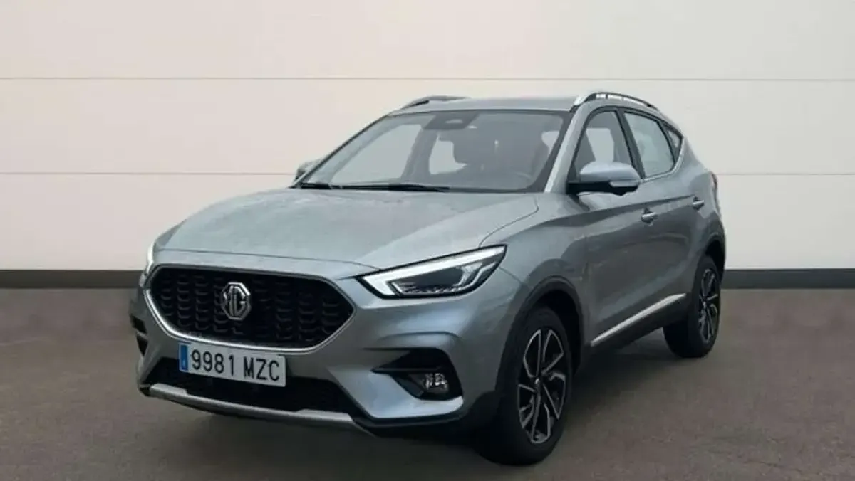 Usado MG ZS Luxury 106 CV (77 kW) 2025 Plateado SUV