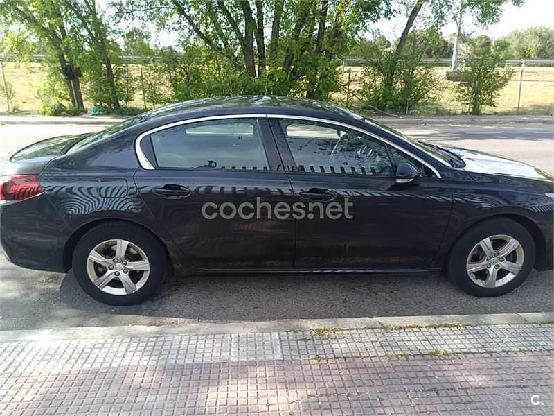 Usado Peugeot 508 Active 115 CV (84 kW) 2015 Negro Berlina