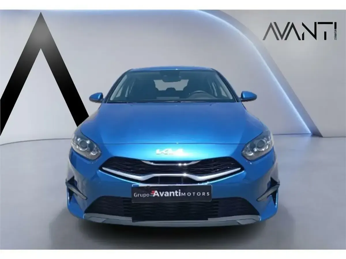 Usado Kia Ceed 136 CV (100 kW) 2025 Azul Utilitario