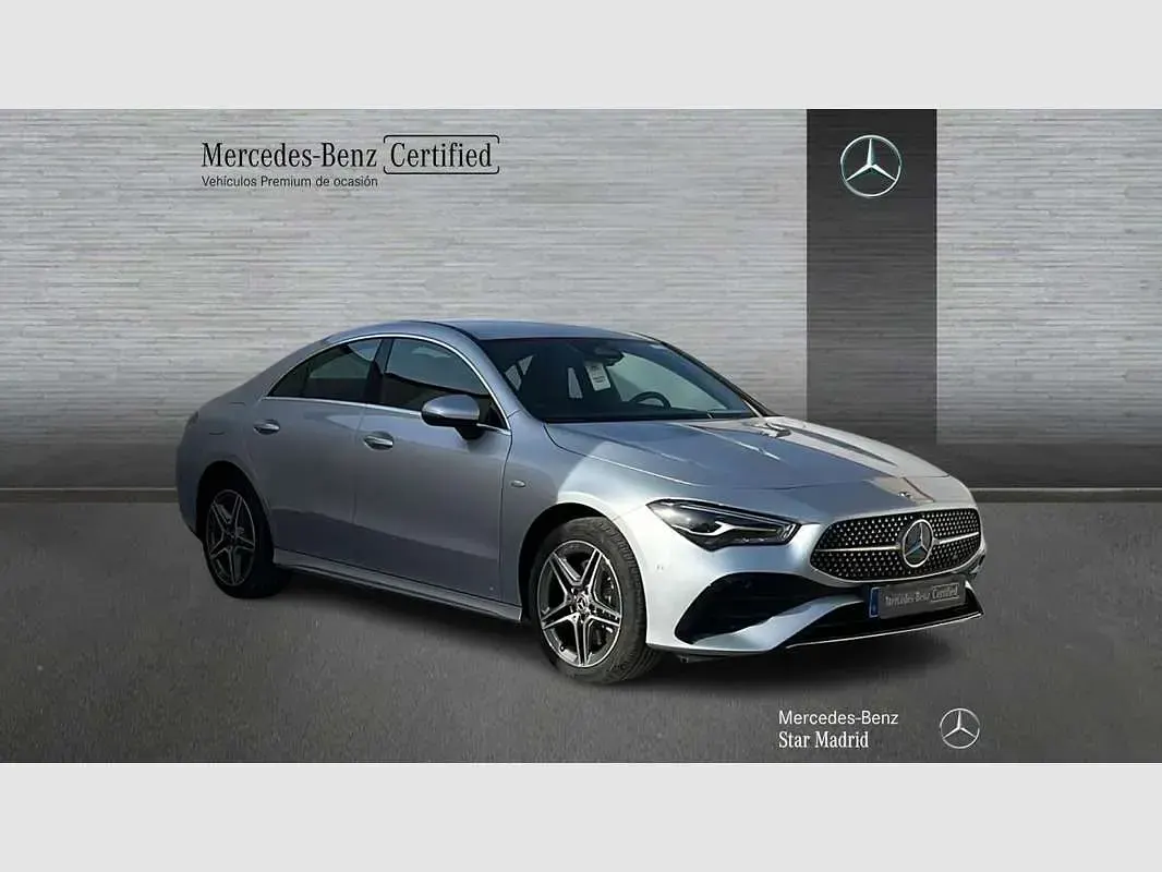 Usado Mercedes CLA250e 218 CV (160 kW) 2025 Plateado Coupe