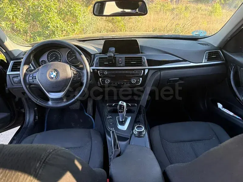 Usado BMW 318 Comfort Edition 150 CV (110 kW) 2018 Negro Berlina