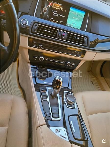Usado BMW 520 Comfort Edition 190 CV (139 kW) 2016 Gris / plata Familiar