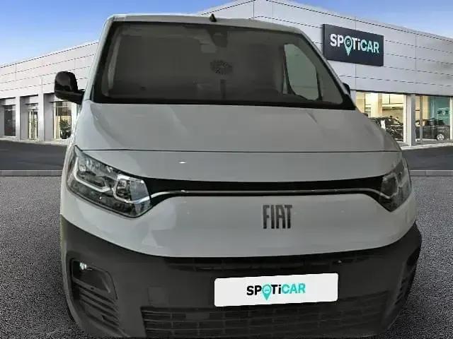 Usado Fiat e-Doblò Launch Edition 100 kW (136 CV) 2023 Blanco Monovolumen