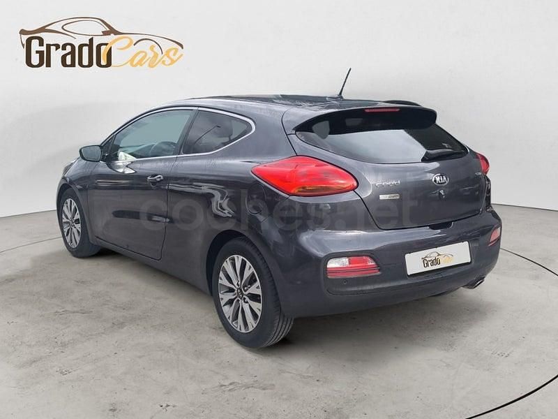 Usado Kia ProCeed GT-Line 136 CV (100 kW) 2016 Gris / plata Utilitario